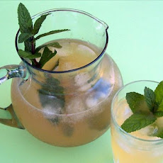 Fresh Mint and Ginger Lemonade