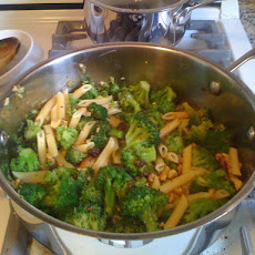 Penne with Broccoli, Raisins, and Walnuts