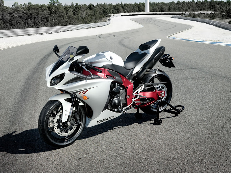 2009-YZF-R1-static-01_tcm26-266113.jpg