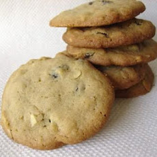 Spicy Oatmeal Raisin Cookies