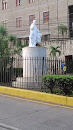 Estatua de San Juan Bosco