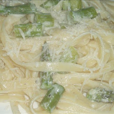 Fettuccine With Asparagus in Lemon Cream Sauce