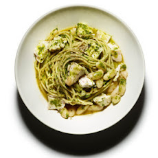 Whole-Wheat Pasta with Kale and Roast Chicken