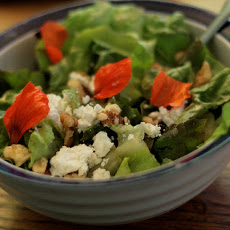 Spring Mix With Walnuts, Cranberries and Goat Cheese