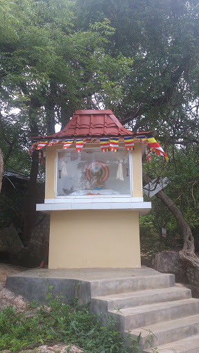 Lanka Patuna Entrance Budda Stature 