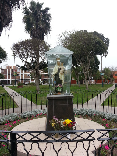 Parque En Honor A La Virgen De La