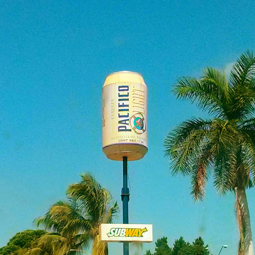 Bote De Cerveza Gigante