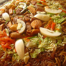 Lola Alma's Pancit