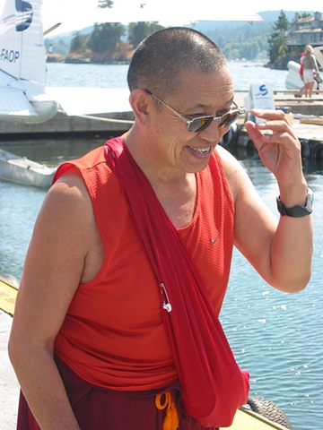 [Garchen Rinpoche arriving to Canada[7].jpg]