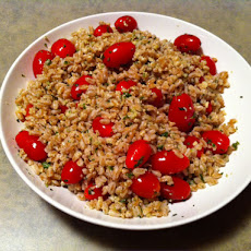 Farro salad with fake pesto and cherry tomatoes