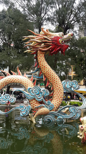 Dragon at Cuu Long park