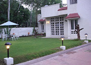 Sainik Farm Villa-Cariappa Marg