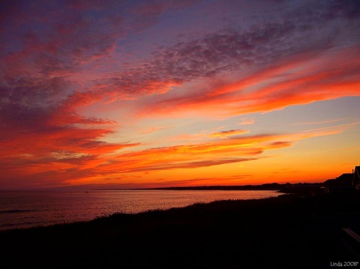 [The sun sets over Matunuck[4].jpg]