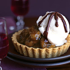 Caramelized-Banana Tartlets with Bittersweet Chocolate Port Sauce