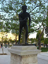 Syntagma Sq. Runner Statue II