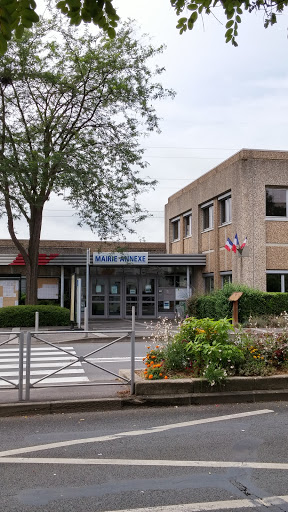 Mairie Annexe De Courcouronnes 