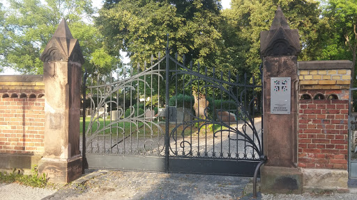 Portal zum Othmars Friedhof