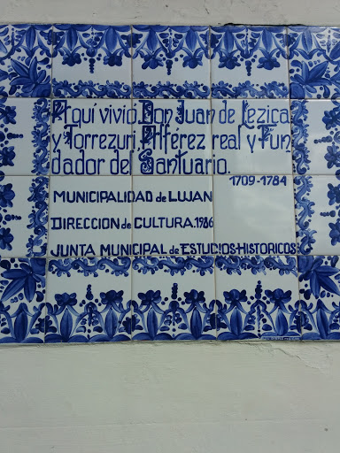 Placa Casa De Juan De Lezica Y Torrezuri