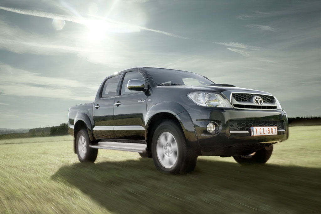 [2009-toyota-hilux-10[3].jpg]