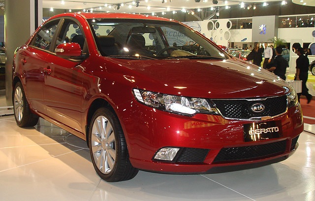 [Kia_cerato_salao_capa_640x408[3].jpg]