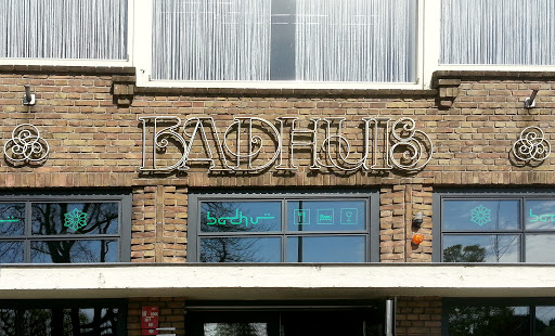 Badhuis