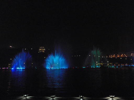 兴龙湖灯光喷泉