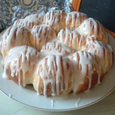 Mama's Tear & Share Brioche