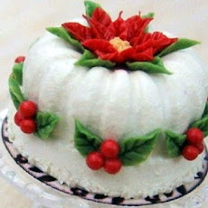 Poinsettia Mini Fluted Cakes