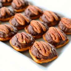 Those Pretzel Things ( Pecan Rollo Bites)