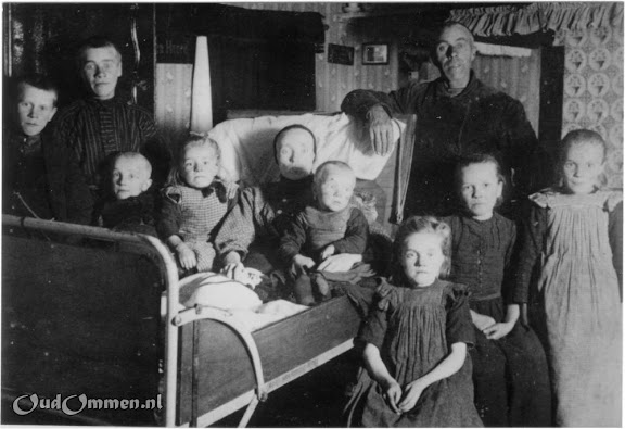Afb8 GezinBesthmen ca 1920-1bw--.JPG