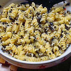 Super Easy Pesto Pasta Salad