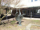 Vogel Skulptur in Goldberg-Gymnasium