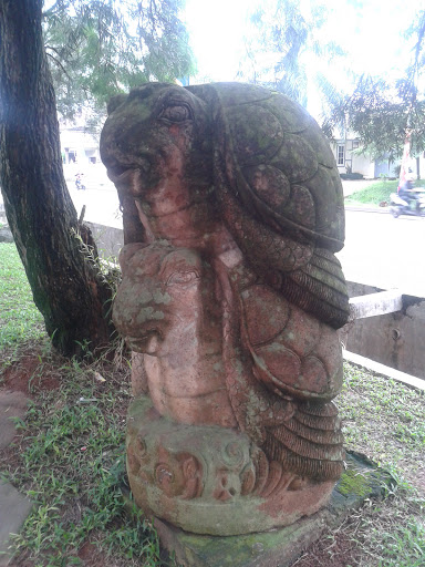 Decked Turtle Statue Vila Dago