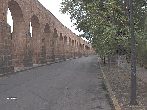 [acueducto-morelia[3].jpg]