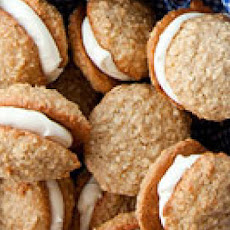 Oatmeal Whoopie Pies