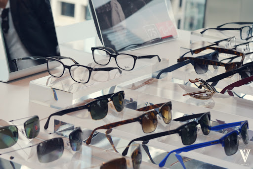 Occhiali Made in Italy: il gruppo Luxottica