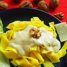 Walnut Sauce for Noodles (Salsa Alle Noci)