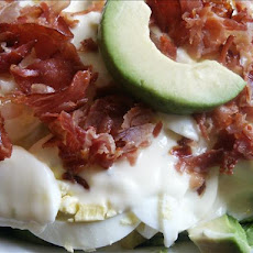 Hawaiian Dressing With Avocado, Egg and Spinach Salad