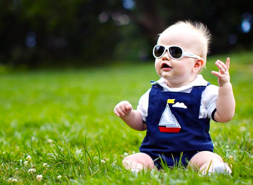 Gafas para bebés: protege a tu bebé de la radiación solar y otras amenazas