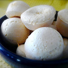 Pão De Queijo (Brazilian Cheese Puffs)