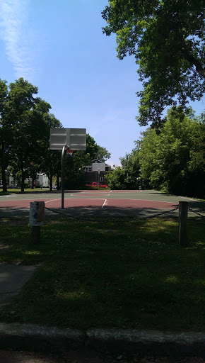 Lakeside Park Basketball Court