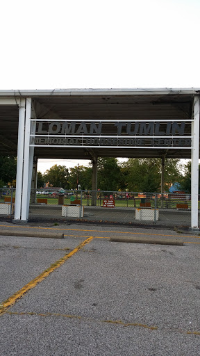 Loman Tomlin Memorial Horseshoe Center