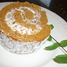 Pumpkin Roll With Cream Cheese Filling