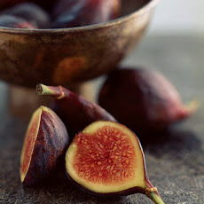 Pan-Seared Figs on Baby Greens with Hazelnuts