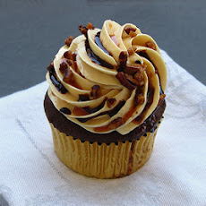 Chocolate Turtle Cupcakes