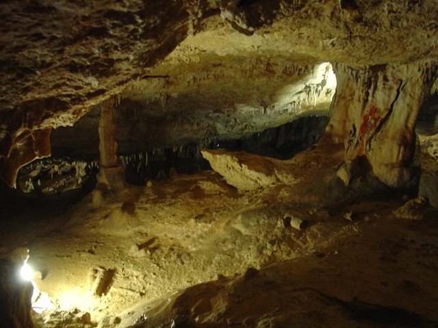 [Cave[4].jpg]