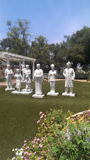 Statues at Tzu Chi Headquarters
