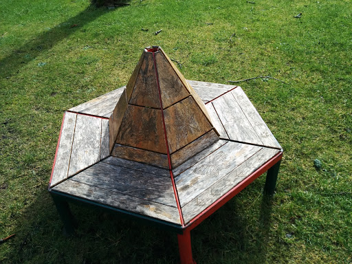 Wood Pyramide