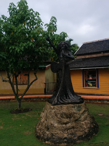 Bob Marley Statue at Island Village