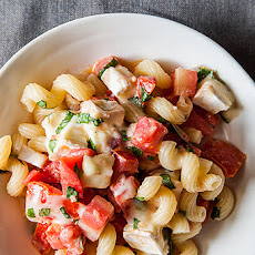 Pasta with Tomatoes, Garlic, Basil and Brie